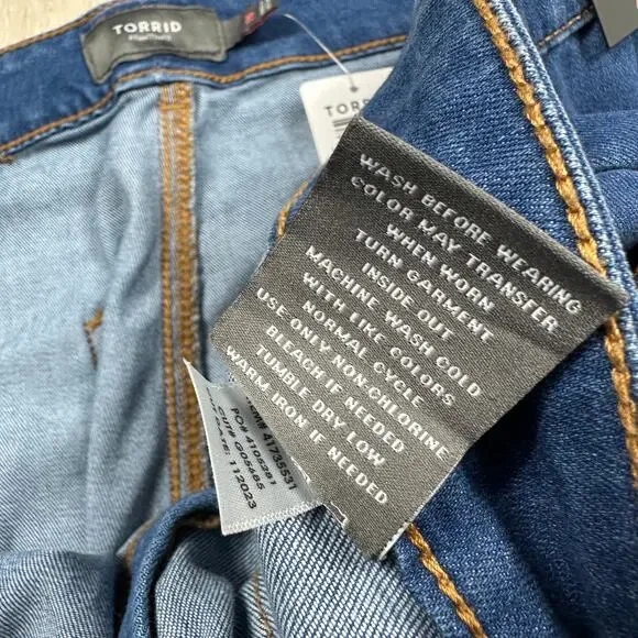 NWT Torrid High Rise Button Fly Cropped Wide Leg Jeans Plus 26 Blue Denim Casual - Picture 11 of 16
